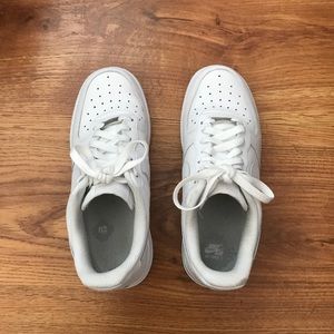 NIKE AIR FORCE 1 (WHITE)